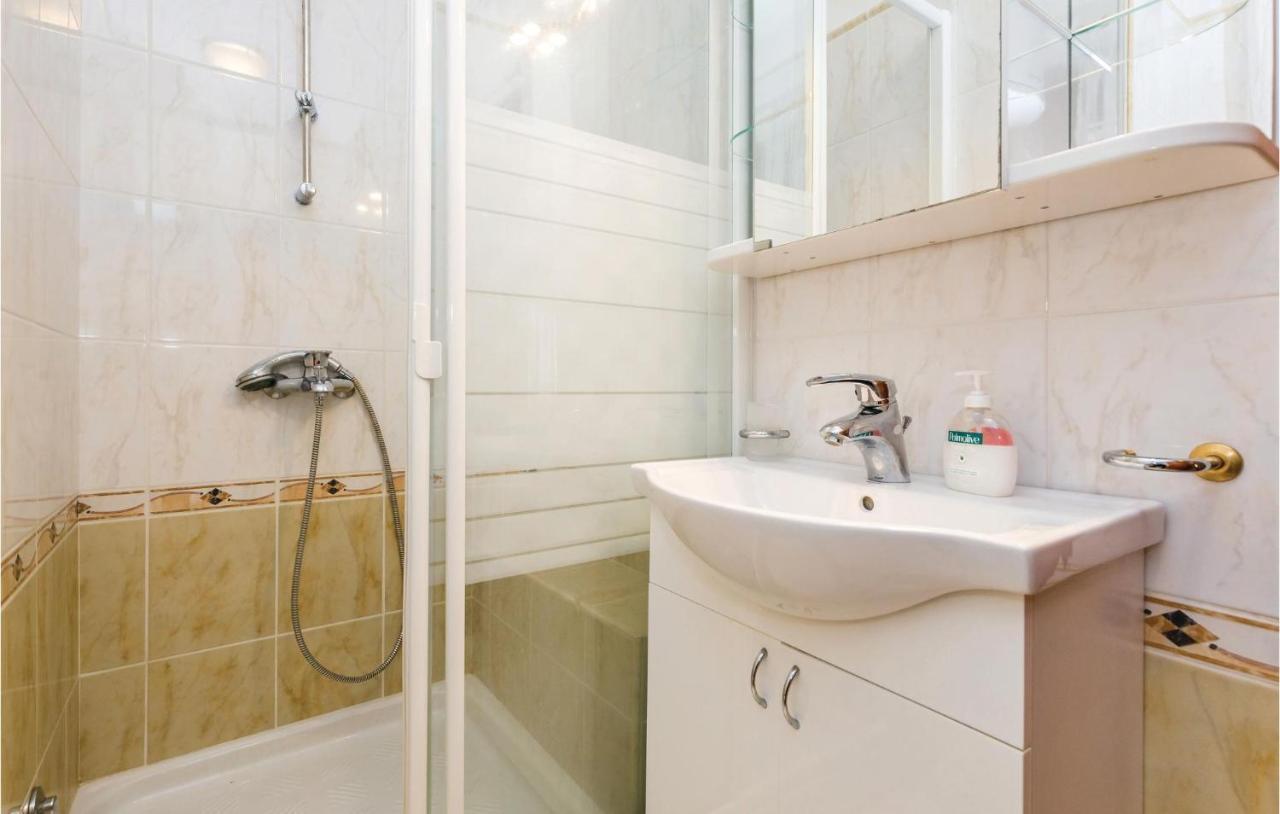 Lovely Apartment In Matulji With Kitchen Bagian luar foto